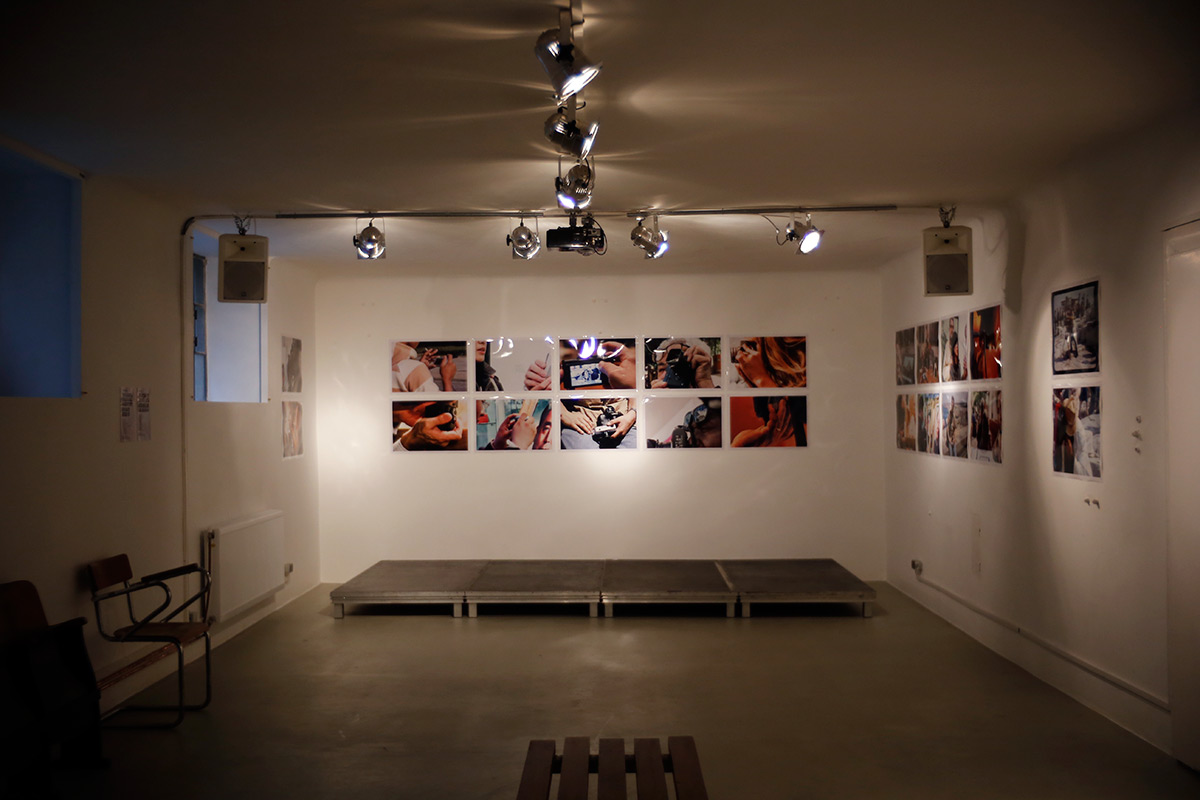 lomography EMBASSY SHOP VIENNA 地下のギャラリー