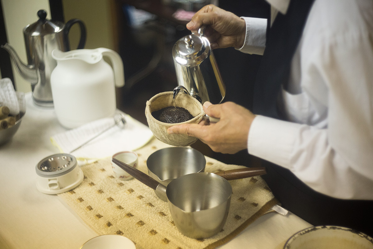 大坊珈琲の大坊さんが淹れる珈琲