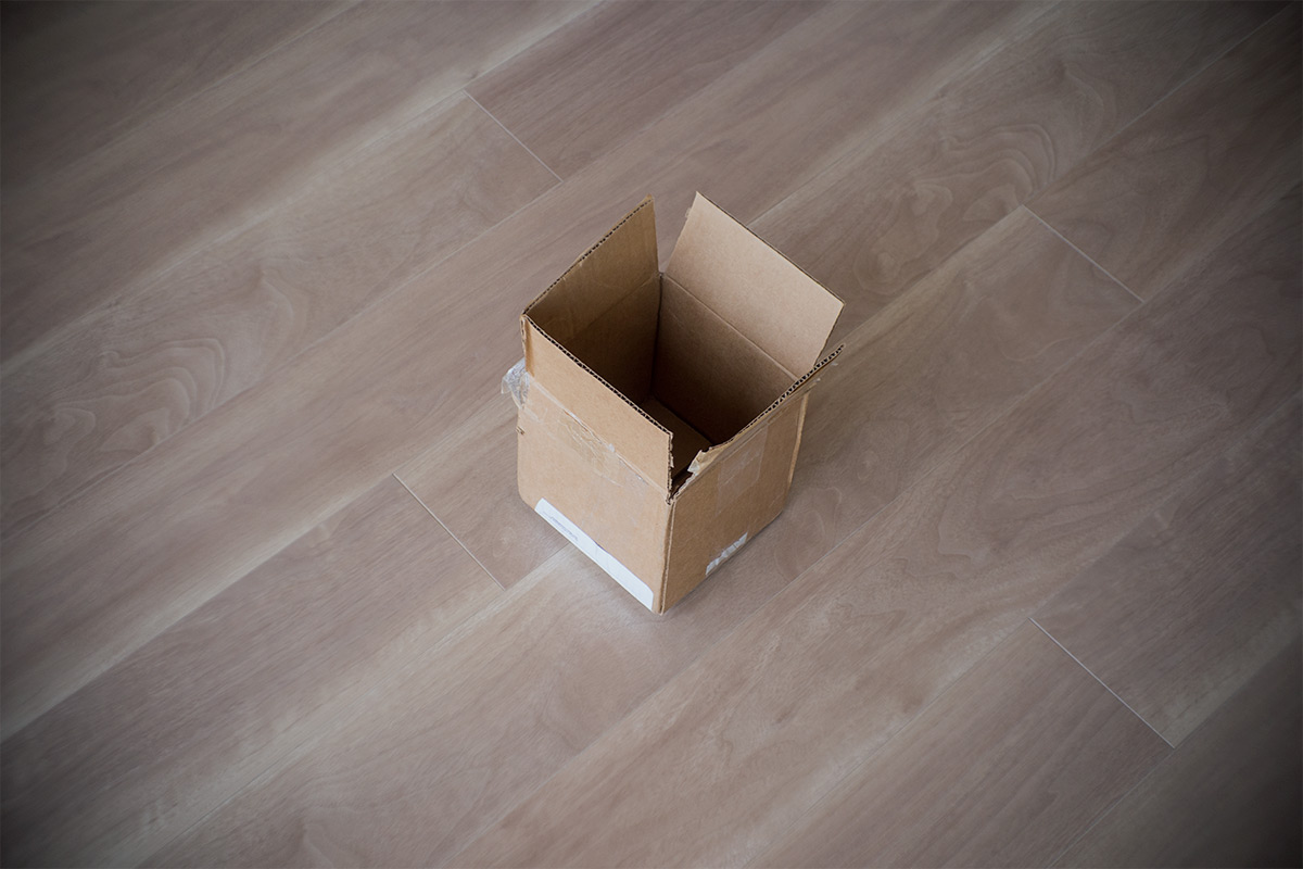 C SWITAR 1:1.4 f=25mm KERN Lens made in Switzerland で撮った梱包材（袋）