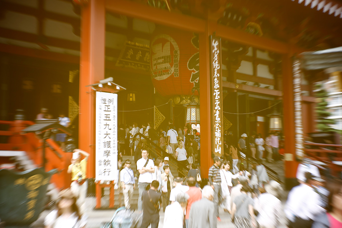 New Petzval 58 Bokeh Control Art Lens に、ピンクカラーオリジナル絞りプレートを付けて撮影