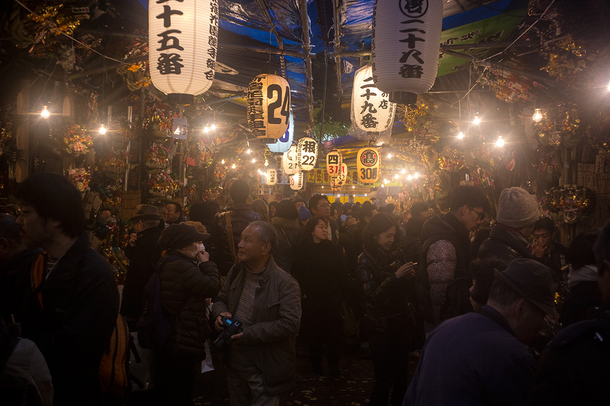 新宿 花園神社の酉の市 w/ Meyer Gorlitz Weitwinkel Doppel Anastigmat 1:4.5 f=4cm - 2016年11月23日撮影