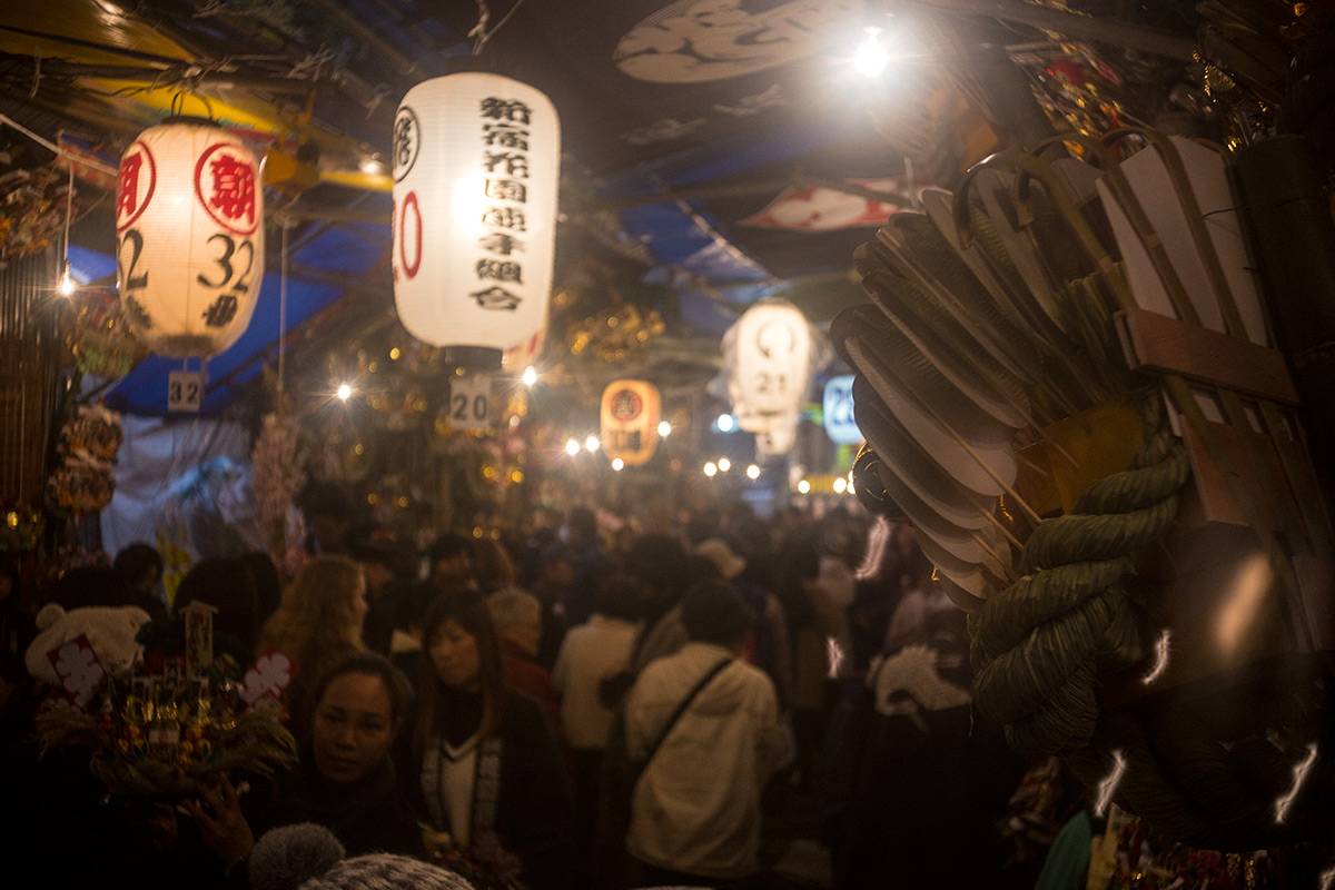 新宿 花園神社の酉の市 w/ Meyer Gorlitz Weitwinkel Doppel Anastigmat 1:4.5 f=4cm - 2016年11月23日撮影
