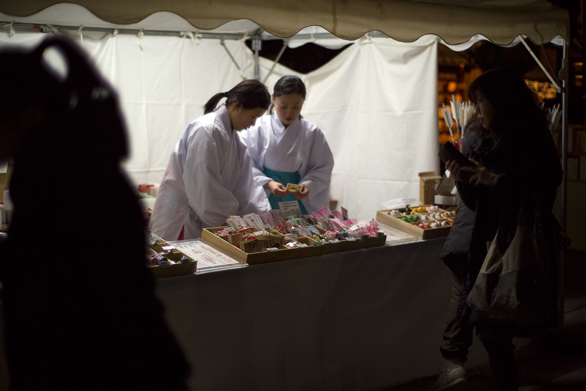 牛嶋神社 w/ OLYMPUS OM-SYSTEM G.ZUIKO AUTO-S 1:1.2 f=55mm - 2017年1月1日撮影