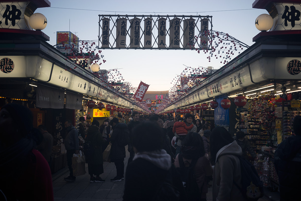 浅草寺界隈 w/ Rokuoh-sha Hexar Ser.1 1:4.5 f=40mm - 2017年1月15日撮影