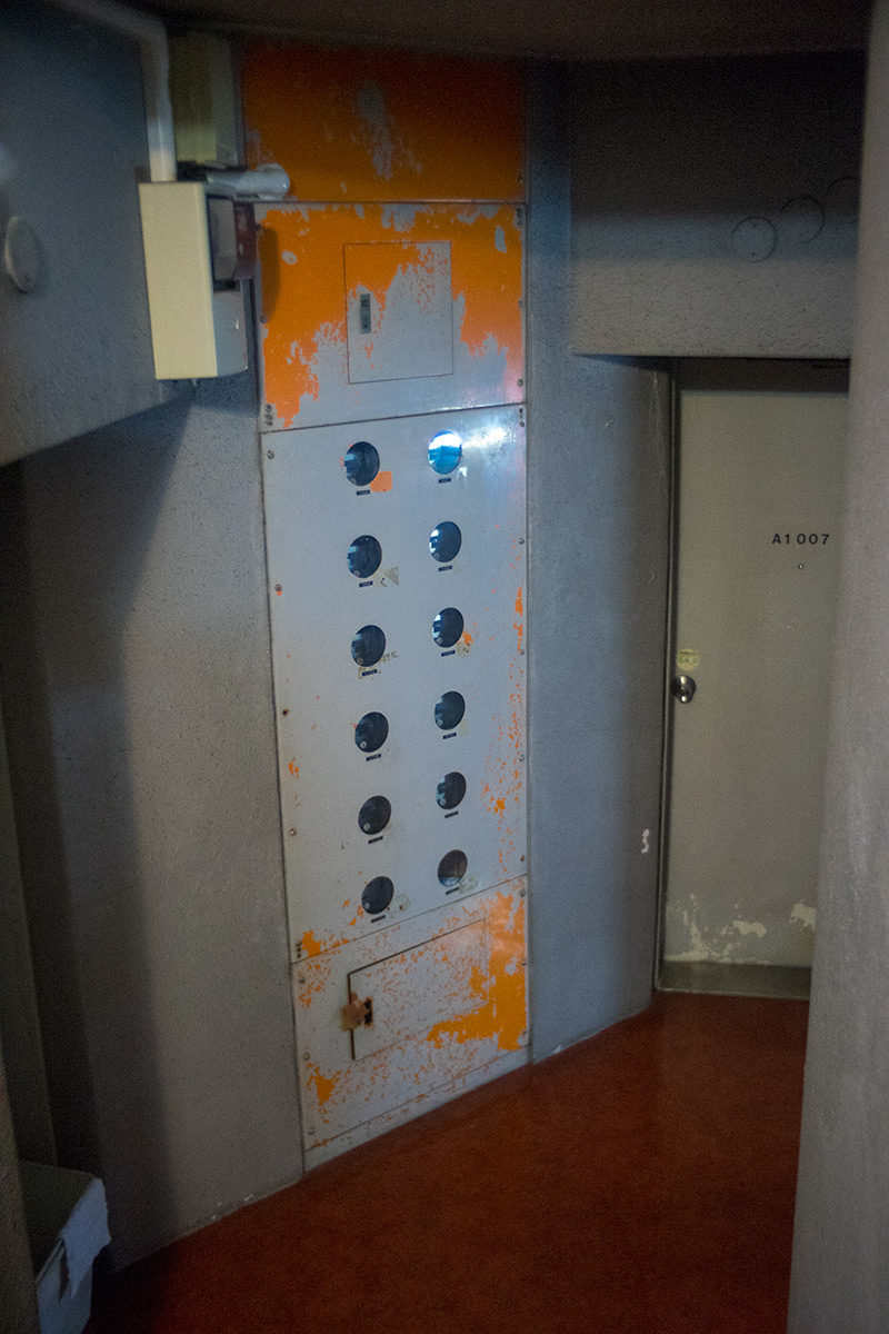 黒川紀章設計 BC25 中銀カプセルタワービル w/ P.ANGENIEUX PARIS F.35 1:2,5 RETROFOCUS TYPE R1 - 2017年6月11日撮影