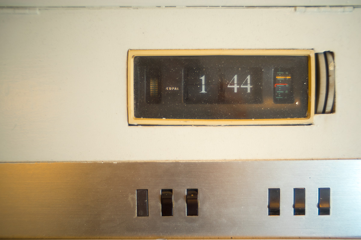 黒川紀章設計 BC25 中銀カプセルタワービル w/ P.ANGENIEUX PARIS F.35 1:2,5 RETROFOCUS TYPE R1 - 2017年6月11日撮影