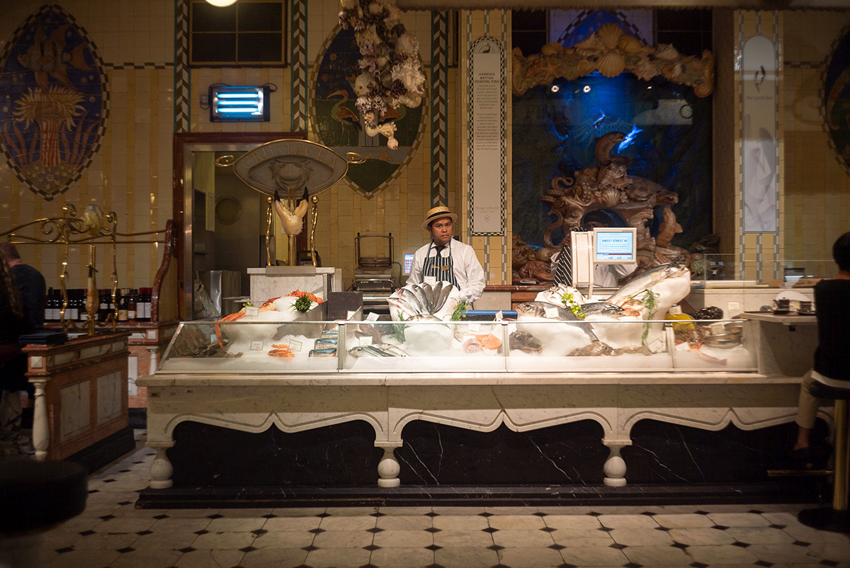 ロンドン：HARRODS w/ W-NIKKOR･C 1:2.5 F=3.5cm - 2018年10月4日撮影