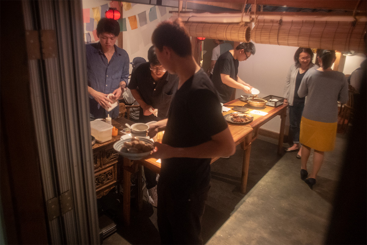 黒猫夜：台湾イベント w/ FORMULA 5 MC 24mm F2.5 by Mitake - 2018年10月27日撮影