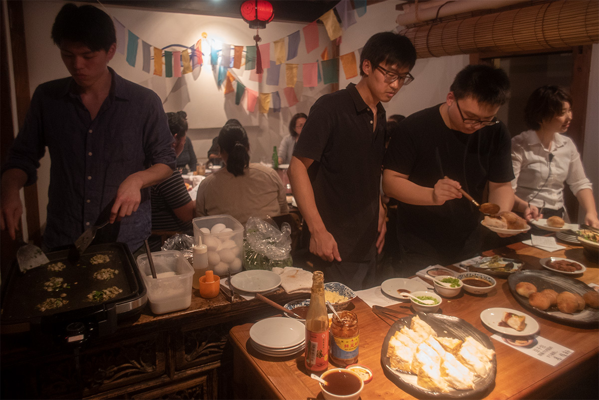 黒猫夜：台湾イベント w/ FORMULA 5 MC 24mm F2.5 by Mitake - 2018年10月27日撮影