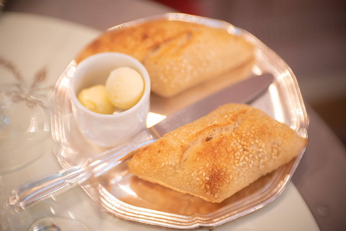 Salon de Thé Ladurée w/ Meopta Meostigmat 1.3/35 - 2018年12月24日撮影