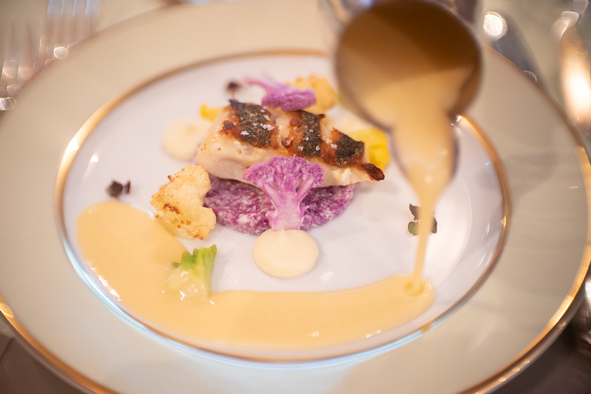 Salon de Thé Ladurée w/ Meopta Meostigmat 1.3/35 - 2018年12月24日撮影