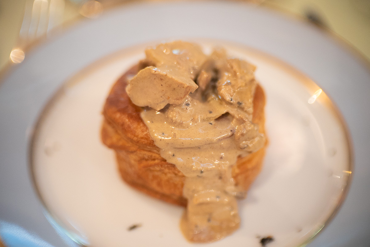 Salon de Thé Ladurée w/ Meopta Meostigmat 1.3/35 - 2018年12月24日撮影