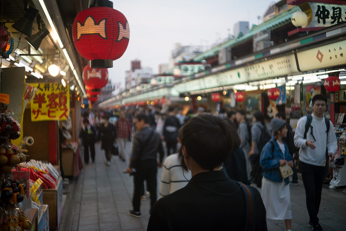 浅草 w/ KONISHIROKU HEXANON 1:2.8 f=40mm - 2019年4月21日撮影