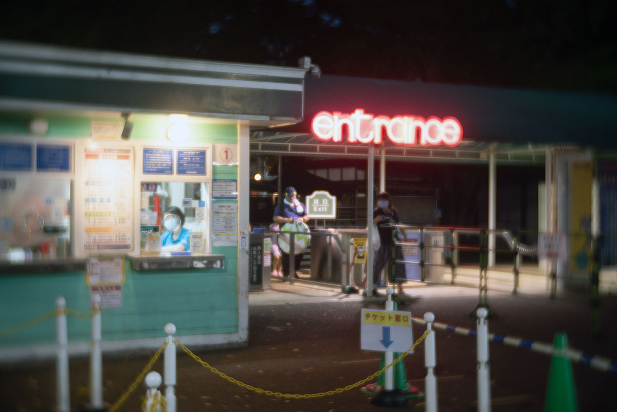 Hugo Meyer & Co - Goerlitz Kinon III 60mm で、閉店間近のとしまえんを撮影