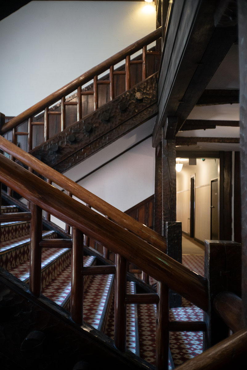 Kowa Optical Works Prominar F.C. 1:2.8 f=35mm で雲仙観光ホテルを撮影。