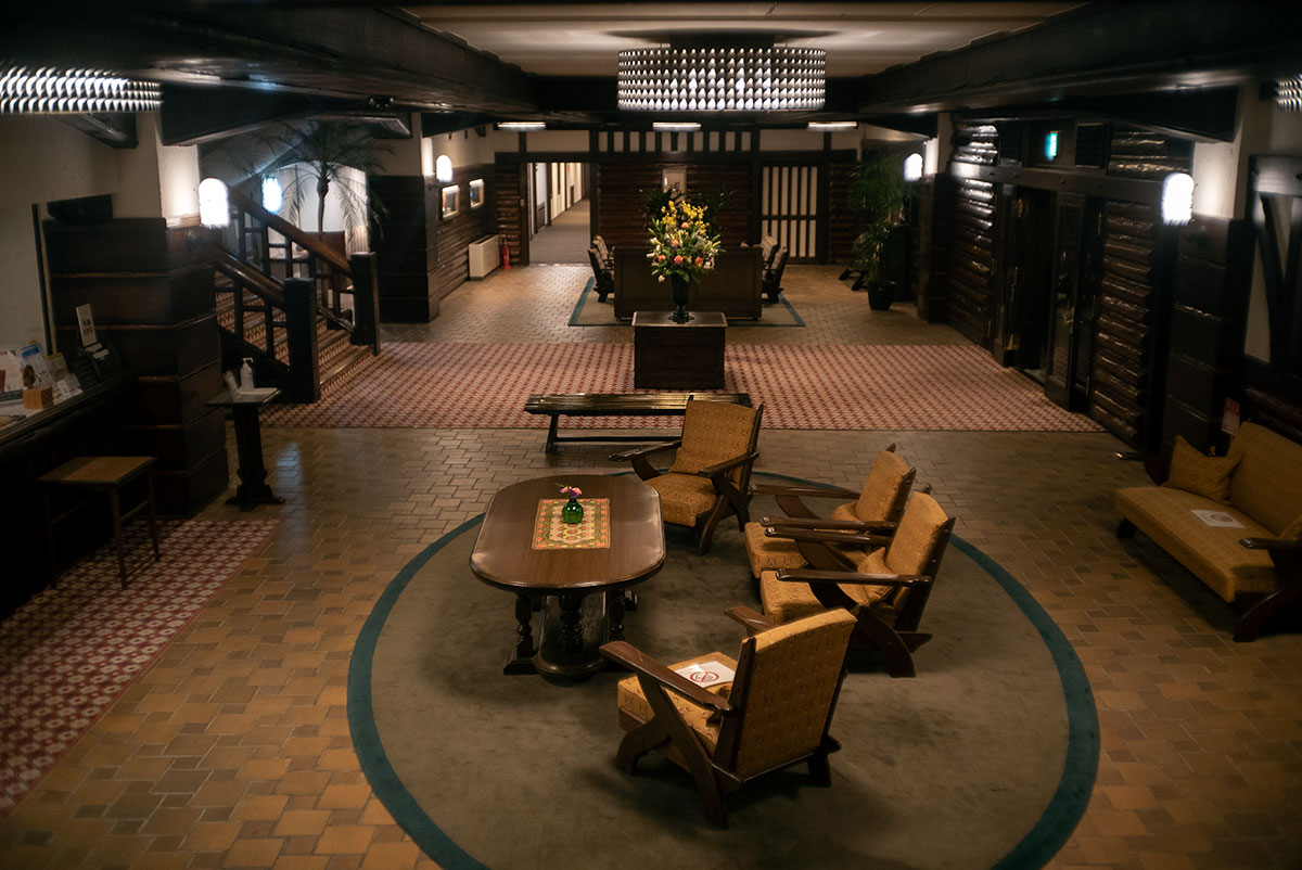 Kowa Optical Works Prominar F.C. 1:2.8 f=35mm で雲仙観光ホテルを撮影。