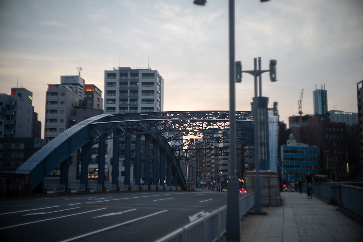 MAMIYA - SEKOR 1:1.5 f=48mm で浅草を撮影。