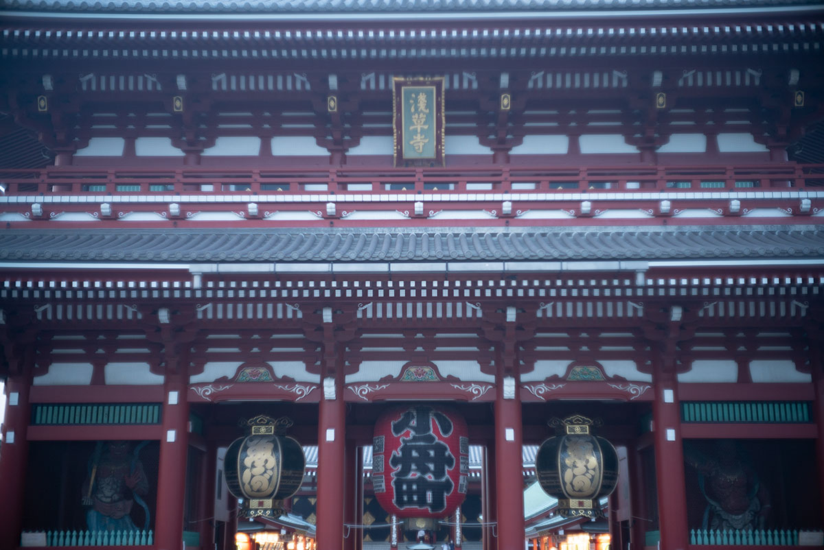 MAMIYA - SEKOR 1:1.5 f=48mm で浅草を撮影。