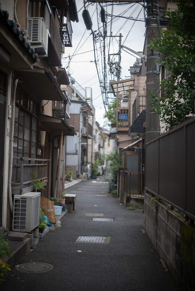 WALZ WALZER 1:1.9 f=4.5cm で谷根千を撮影。