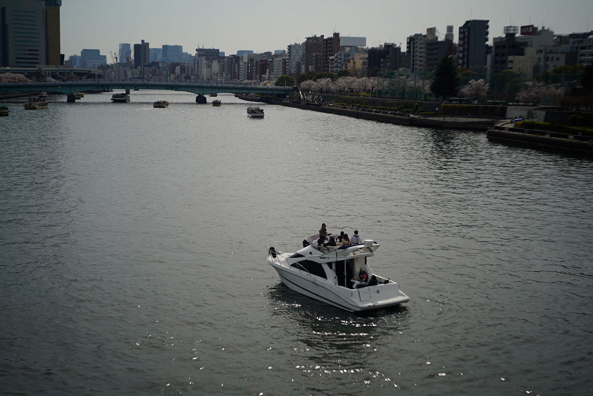 Schneider-kreuznach Xenar 1:2.8/50 (akarette) で浅草を撮影。