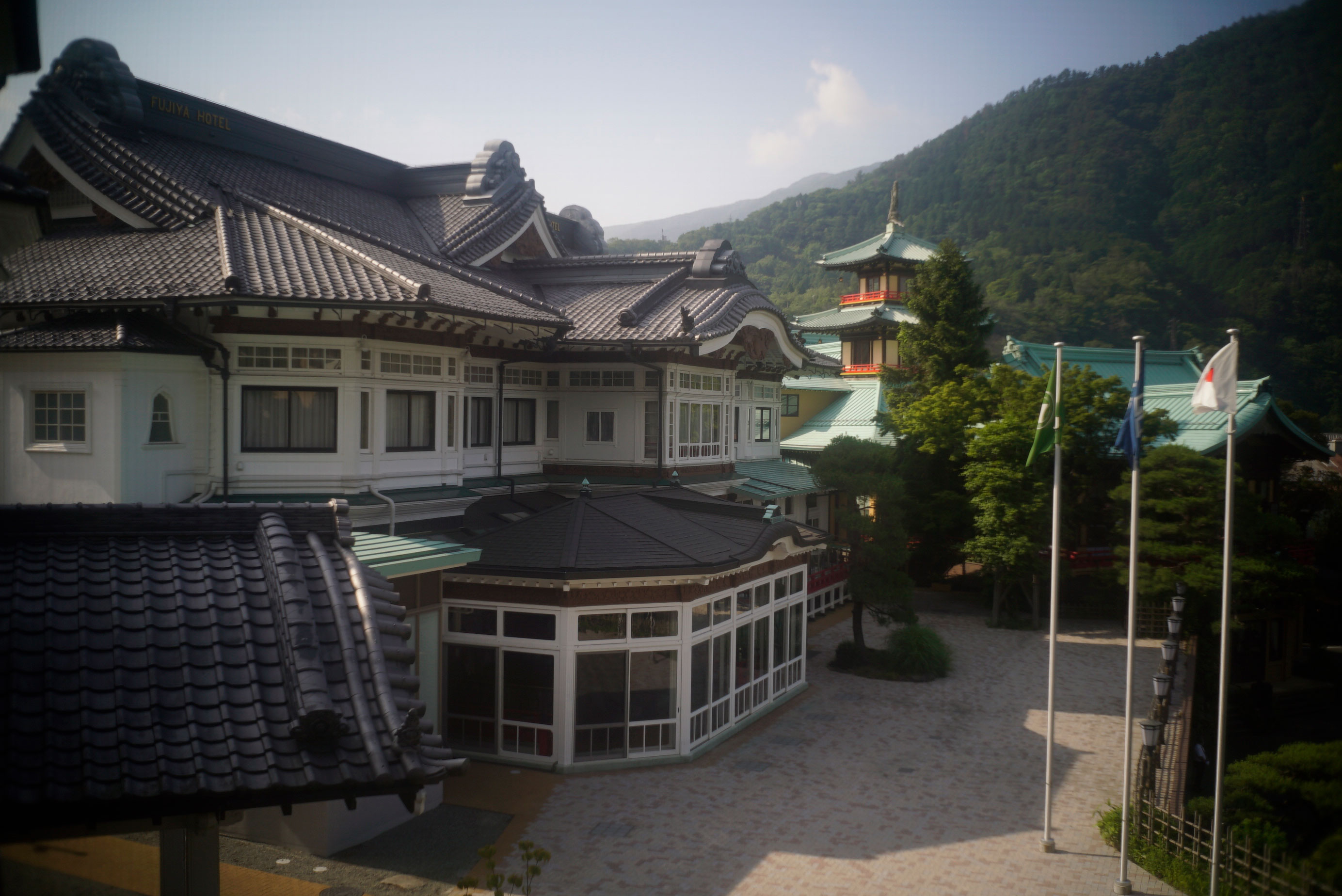 FOCA OPLAREX 1:1.9 F=5cm で箱根富士屋ホテルを撮影。