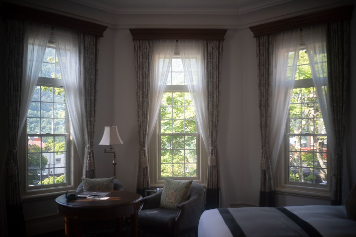 FOCA OPLAREX 1:1.9 F=5cm で箱根富士屋ホテルを撮影。