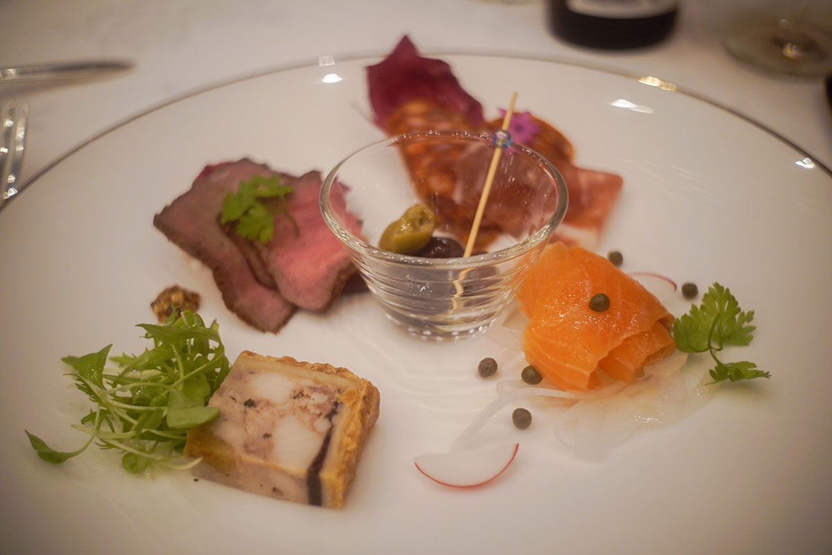 FOCA OPLAREX 1:1.9 F=5cm で箱根富士屋ホテルを撮影。