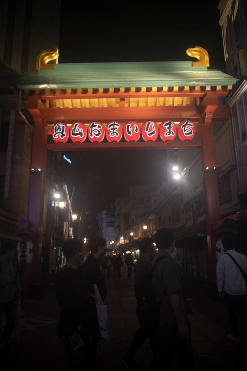 Carl Zeiss Jena Tessar 1:8 f=2.8cm で浅草を撮影。