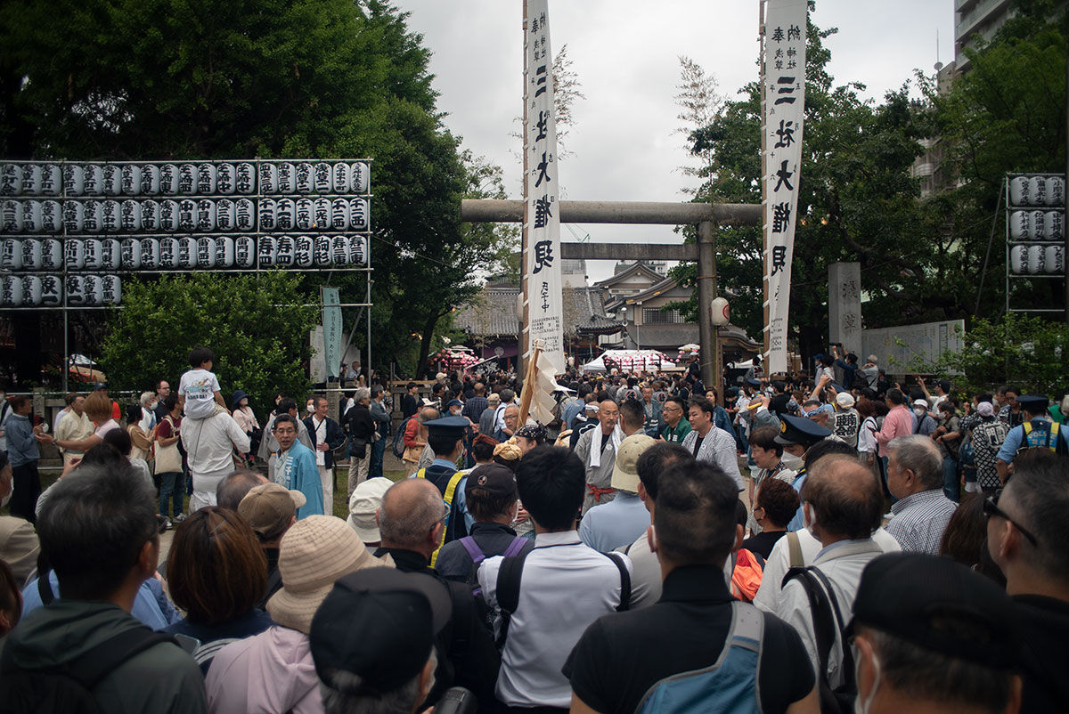三社祭 w/ MAMIYA-SEKOR 1:2.8 f=24mm - 2023-05-20